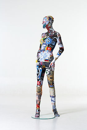 Manfred Erjautz: Mannequin, 2012; Stoff, Metall, Glas, 180 x 57 x 46 cm; © Courtesy of the artist and Galerie Mario Mauroner Contemporary Art Vienna