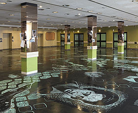 Thomas Kilpper: State of Control, 2009. Ausstellungsansicht Kantine im ehemaligen Ministerium für Staatssicherheit der DDR. Courtesy: Christine König Galerie.