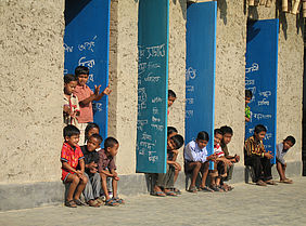 Studio BASEhabitat, Kunstuniversität Linz, Anna Heringer: METI Schule, Rudrapur, Bangladesch, 2005–2006; © Bauteam, BASEhabitat