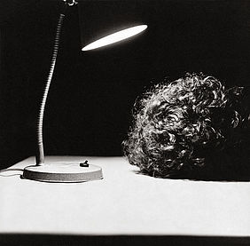 Ákos Birkás, Night Work - Anti Textual Project 5, Fotografie (Vintage), 19x20 cm, 1978. Courtesy: KnollGalerieWien